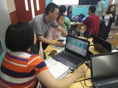 一场玩转新技术的‘课堂整容’风尚，正在席卷成华教育